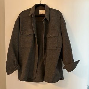 ARITZIA - Babaton overshirt size M